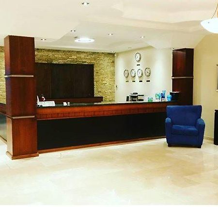 Hotel Century Plaza سانتياغو دي لوس كاباليروس المظهر الخارجي الصورة
