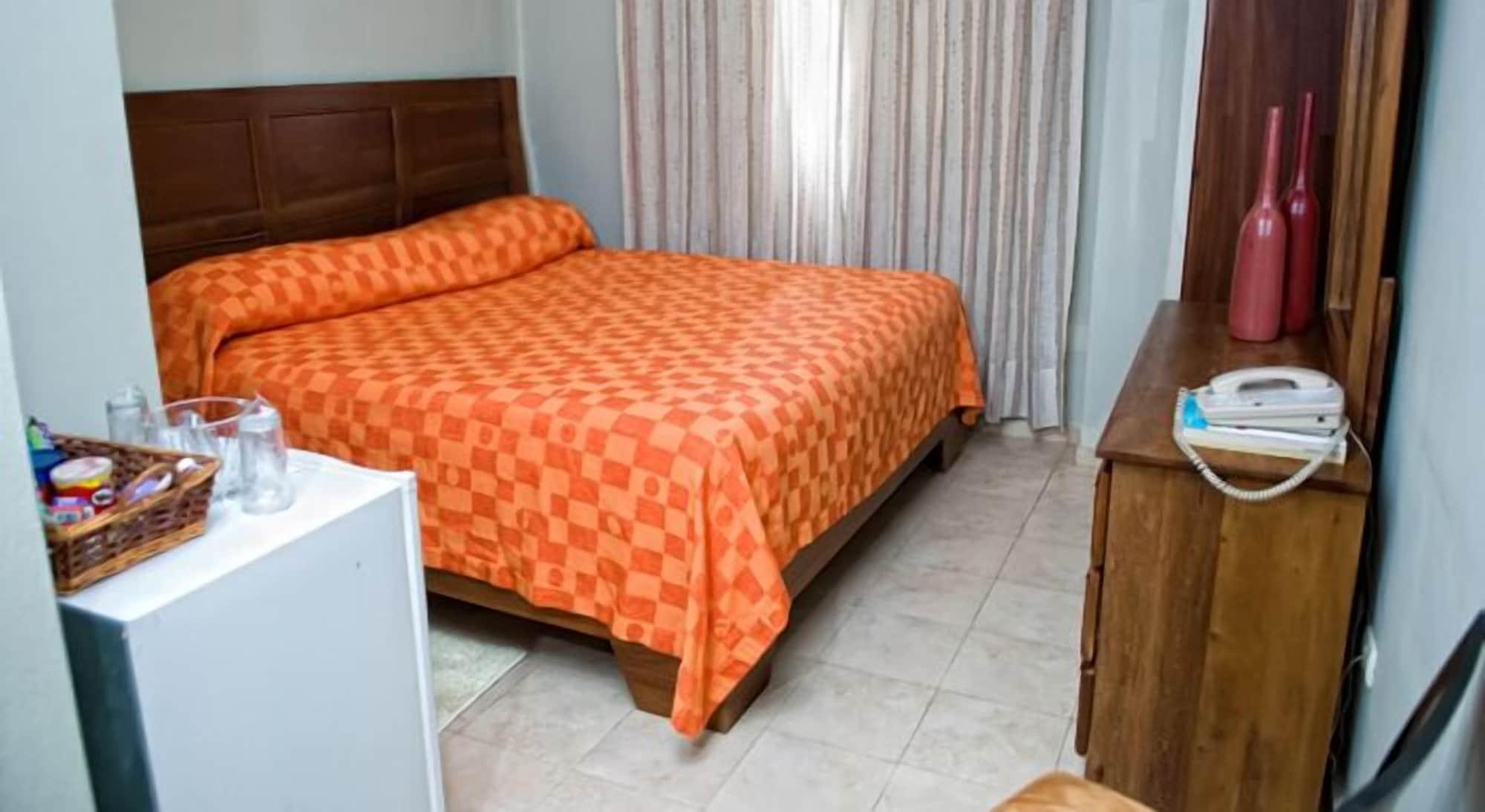 Hotel Century Plaza سانتياغو دي لوس كاباليروس المظهر الخارجي الصورة