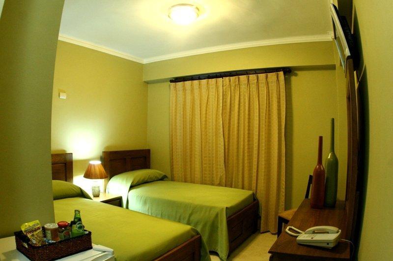 Hotel Century Plaza سانتياغو دي لوس كاباليروس المظهر الخارجي الصورة