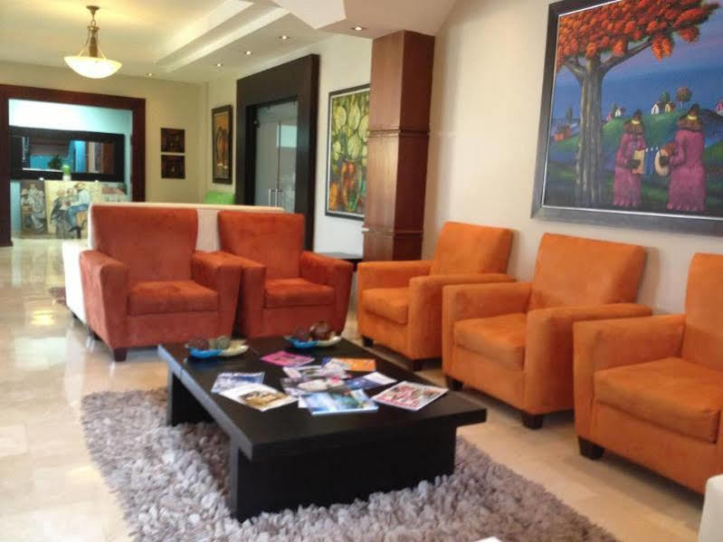Hotel Century Plaza سانتياغو دي لوس كاباليروس المظهر الخارجي الصورة