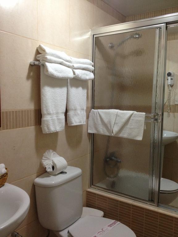 Hotel Century Plaza سانتياغو دي لوس كاباليروس المظهر الخارجي الصورة